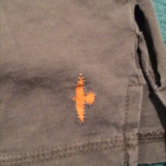 Vertical By Robert Comstock Olive Green V Neck Shirt with Pocket - Picture 4 of 5